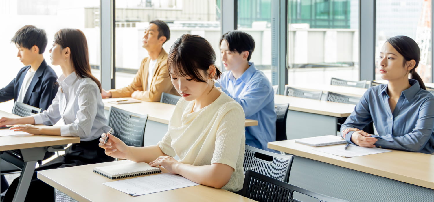 学生が授業を受けているイメージ